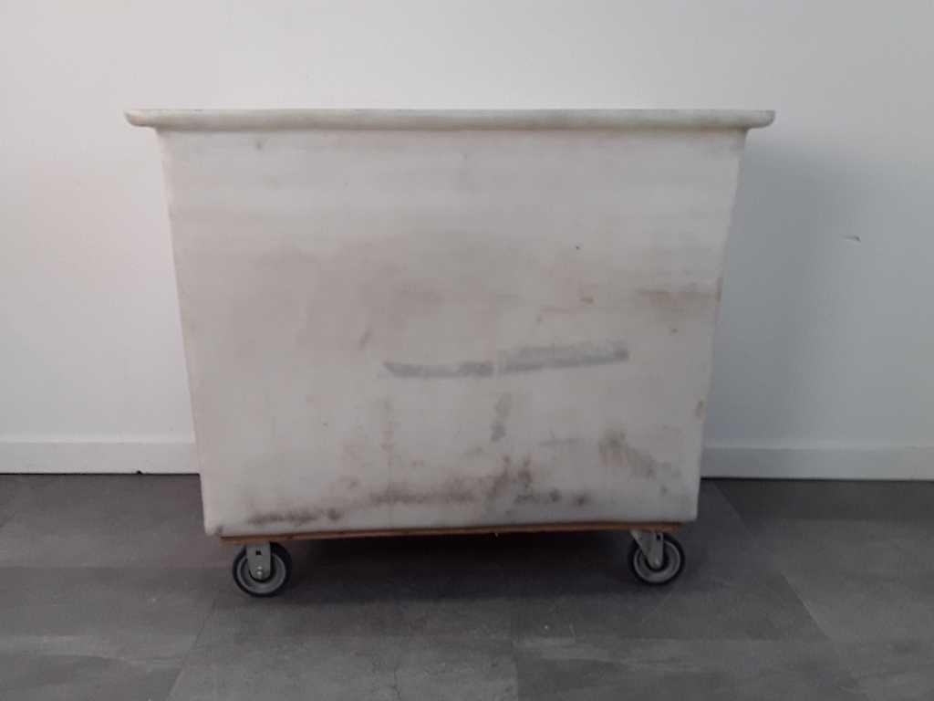 INDUSTRIAL PLASTIC BULK BOX TRUCK ON WHEELS