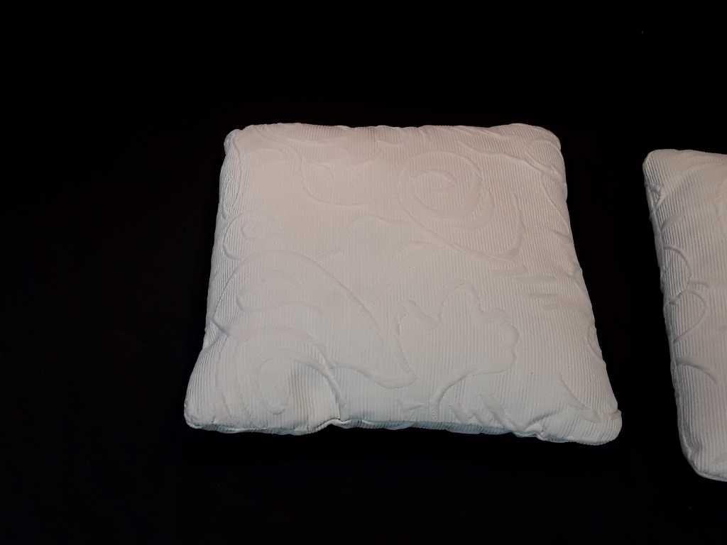 LOT OF 2 WHITE THROW PILLOWS