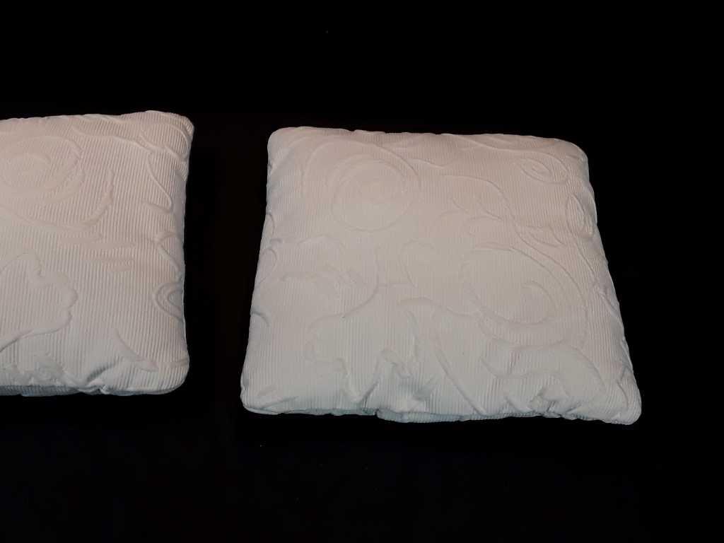 LOT OF 2 WHITE THROW PILLOWS