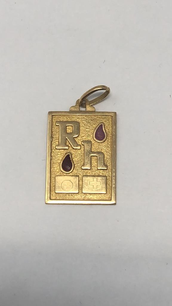 18K YELLOW GOLD SQAURE PENDANT 2G