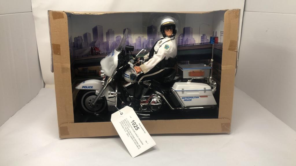 G I JOE ELECTRA GLIDE HARLEY- DAVIDSON METRO POLIC