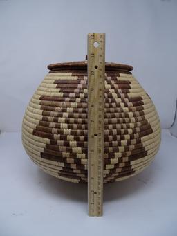 EL TELAR WOVEN BASKET WITH LID