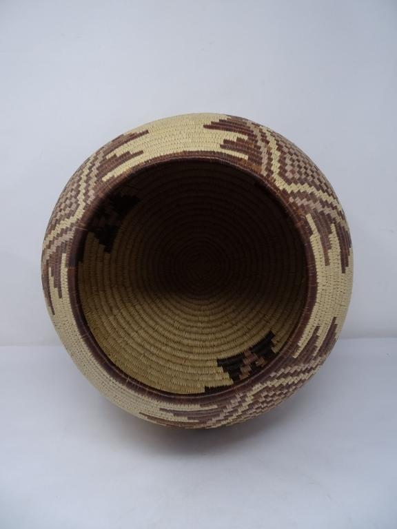 EL TELAR WOVEN BASKET WITH LID