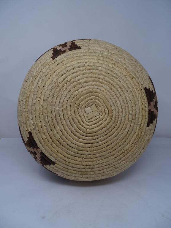 EL TELAR WOVEN BASKET WITH LID