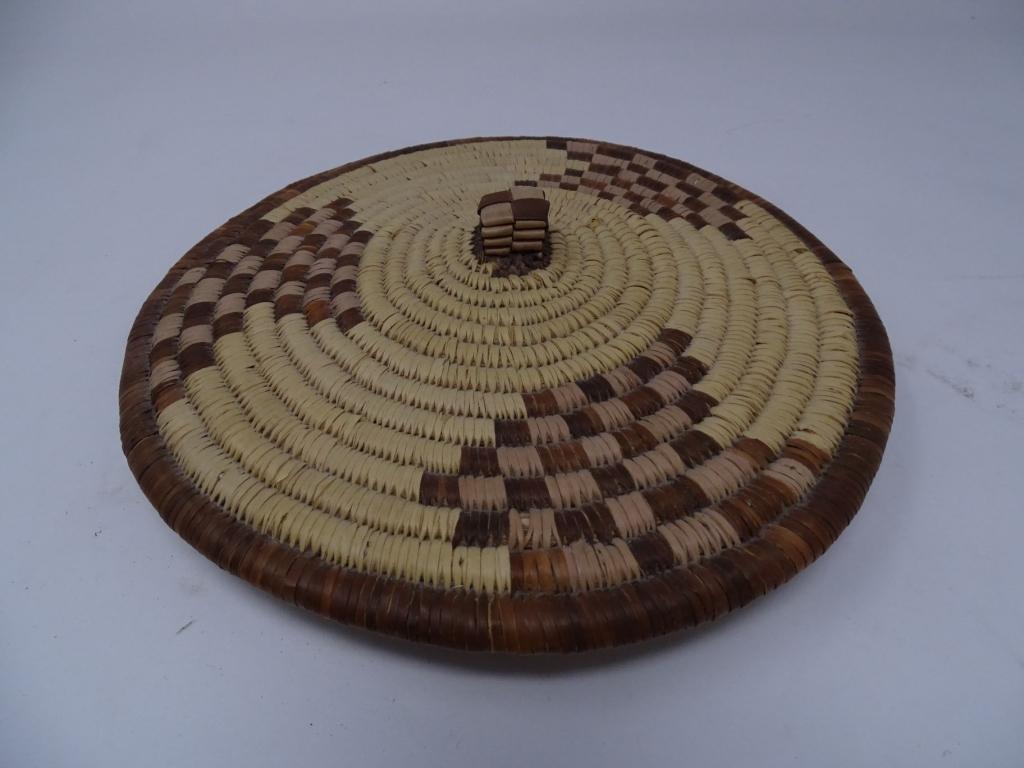 EL TELAR WOVEN BASKET WITH LID