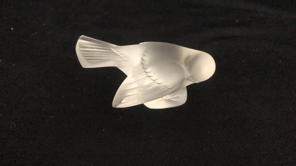 LALIQUE FRENCH FROSTED GLASS CRYSTAL SPARROW