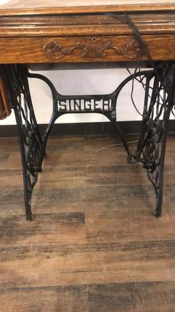 ANTIQUE SINGER TREADLE SEWING MACHINE W3 DRAWERS