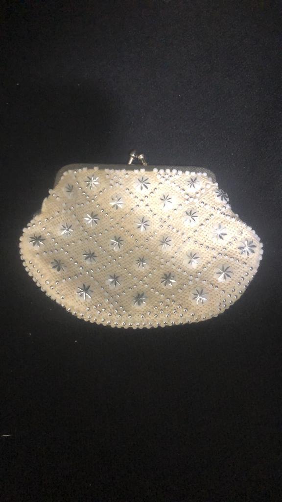 5 DIFFERENT TYPES OF BEADED PURSES