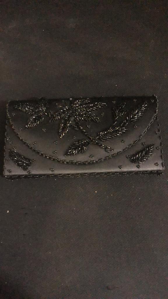 5 BLACK PARTY BEADED CLUTCHES