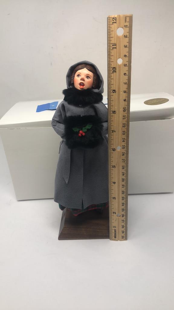 SIMPICH CHARACTER DOLL CAROLER