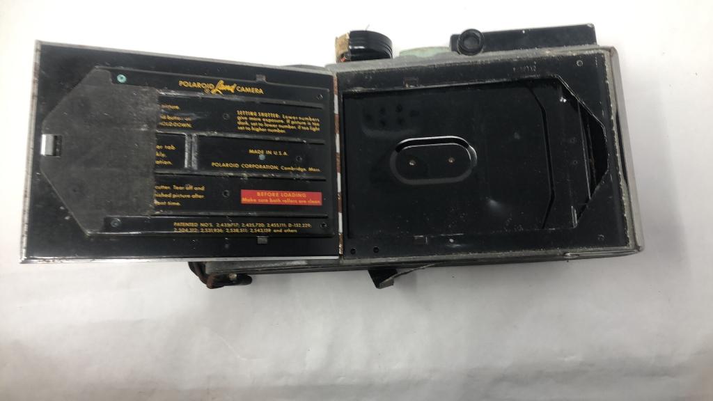 POLAROID LAND CAMERA MODEL 110 PATHFINDER