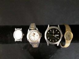 SET OF FOUR PIECES OF COSTUME JEWELRY, WATCHES