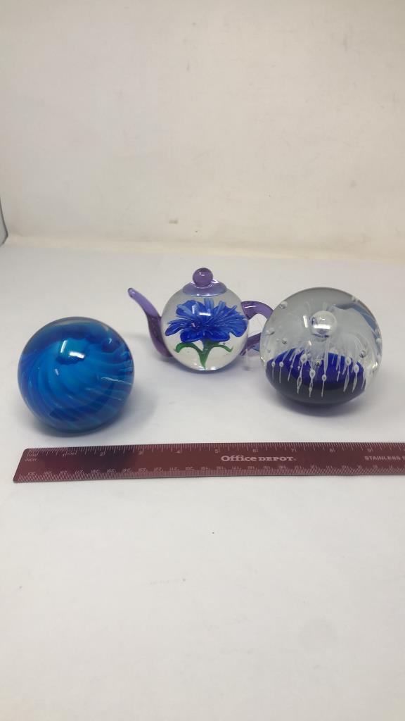 3 GORGEOUS GLASS GLOBE PAPER WEIGHTS