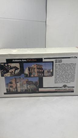 DOWNTOWN DECO HO SCALE #DD-1027 BUILDING KIT.