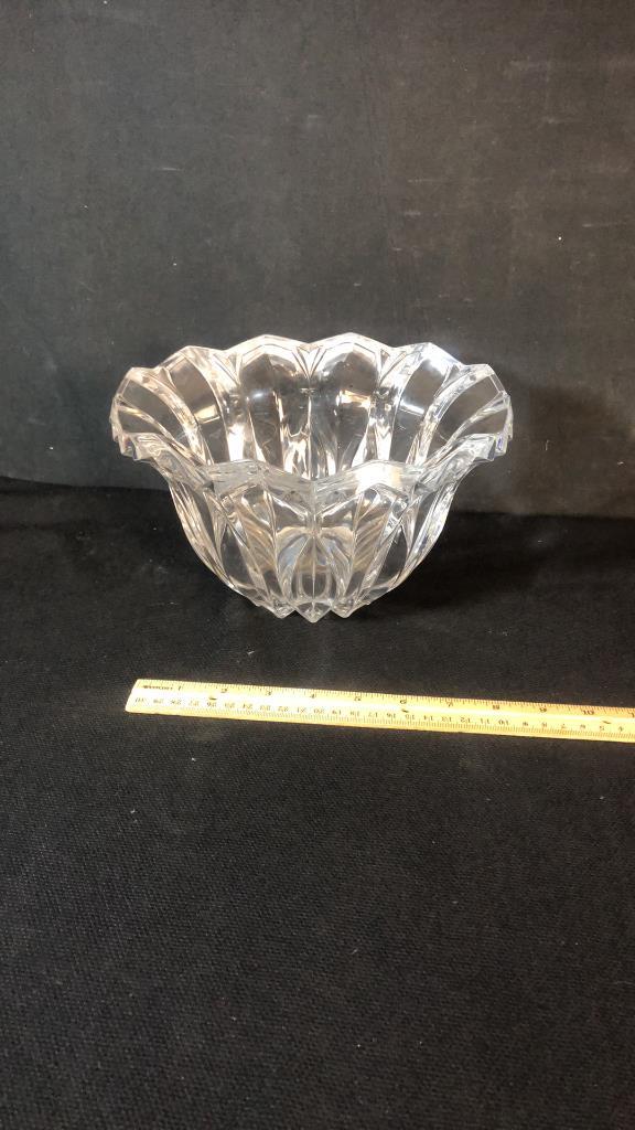 LARGE CLEAR CUT CRYSTAL BLOSSOM BOWL