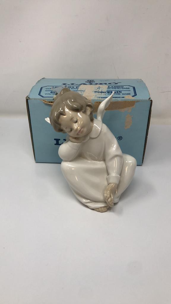 LLADRO FIGURINE "ANGEL SONADOR"