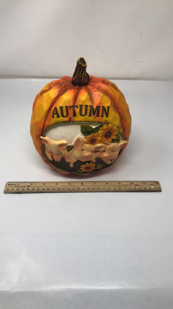 AUTUMN PIGS PUMPKIN