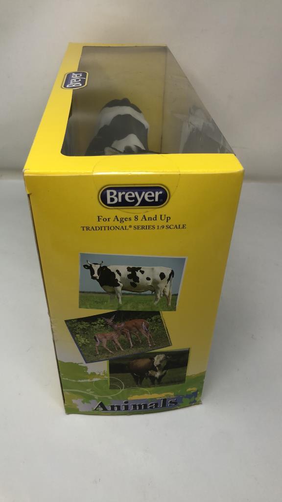 BREYER ANIMAL FIGURINES "COW FAMILY"