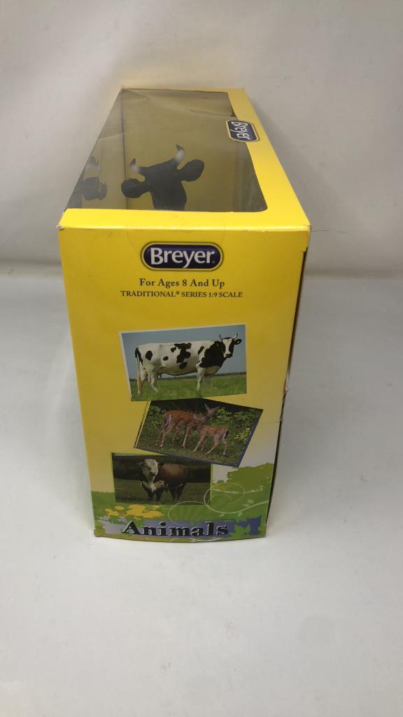 BREYER ANIMAL FIGURINES "COW FAMILY"