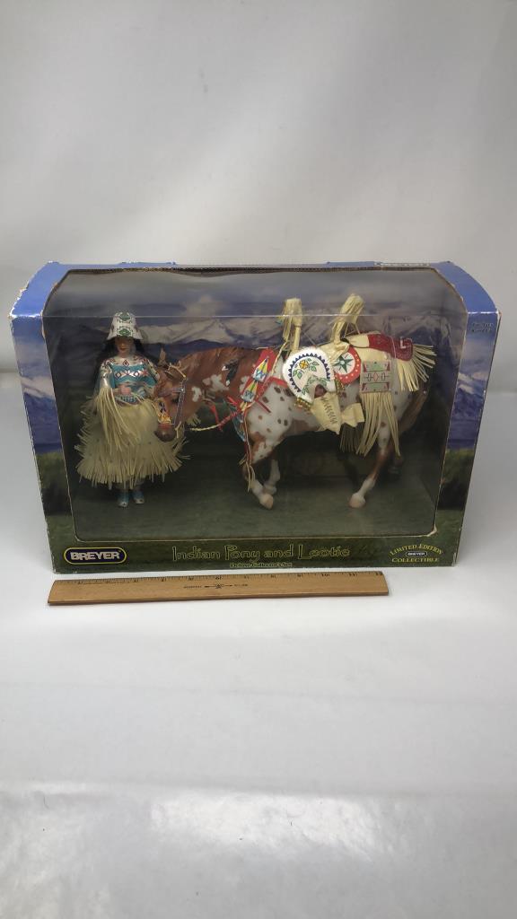 BREYER HORSE FIGURINE "INDIAN PONY AND LEOTIE"