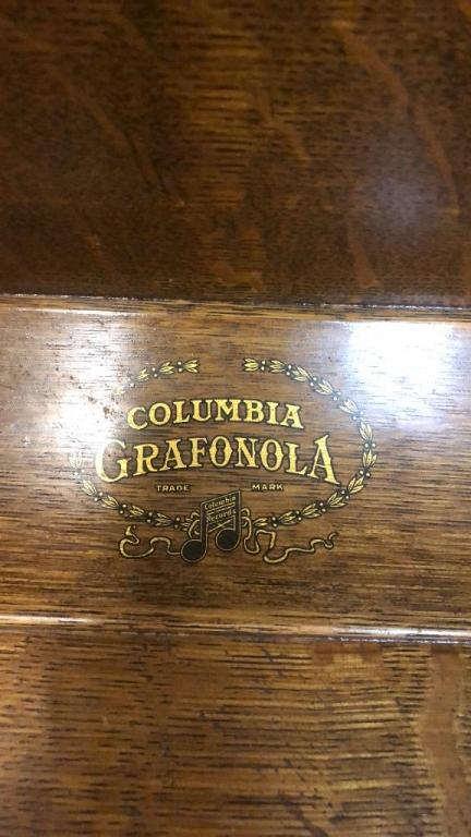 COLUMBIA GRAFONOLA WIND UP PHONOGRAPH PLAYER