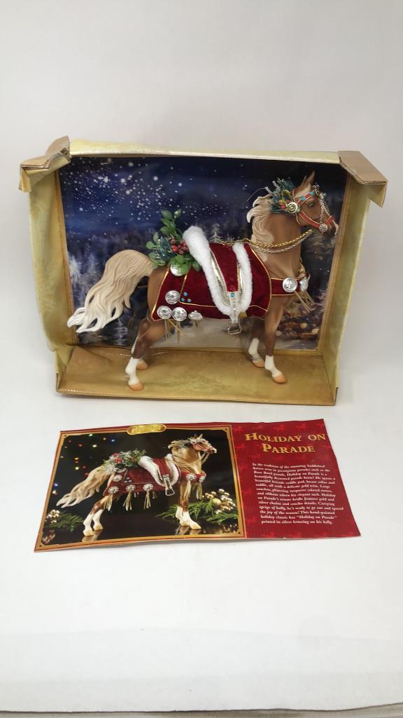 BREYER HORSE FIGURINE "HOLIDAY ON PARADE"