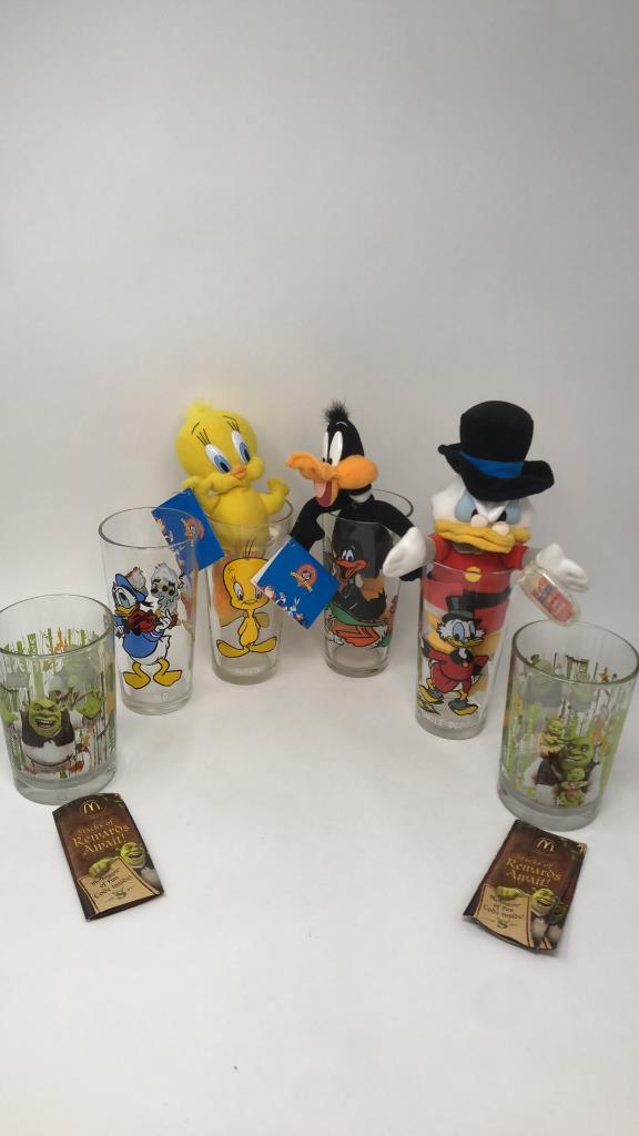 1970s PEPSI/ DISNEY/ WARNER BROS & SHREK GLASSES