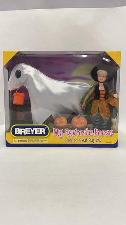 BREYER HORSE "TRICK OR TREAT" PLAY SET