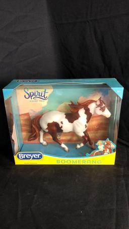 BREYER HORSE FIGURINE "RIDING FREE BOOMERANG"