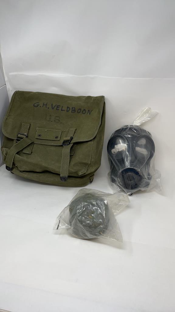 US MILITARY BAG, AVON S10 GAS MASK & FILTER