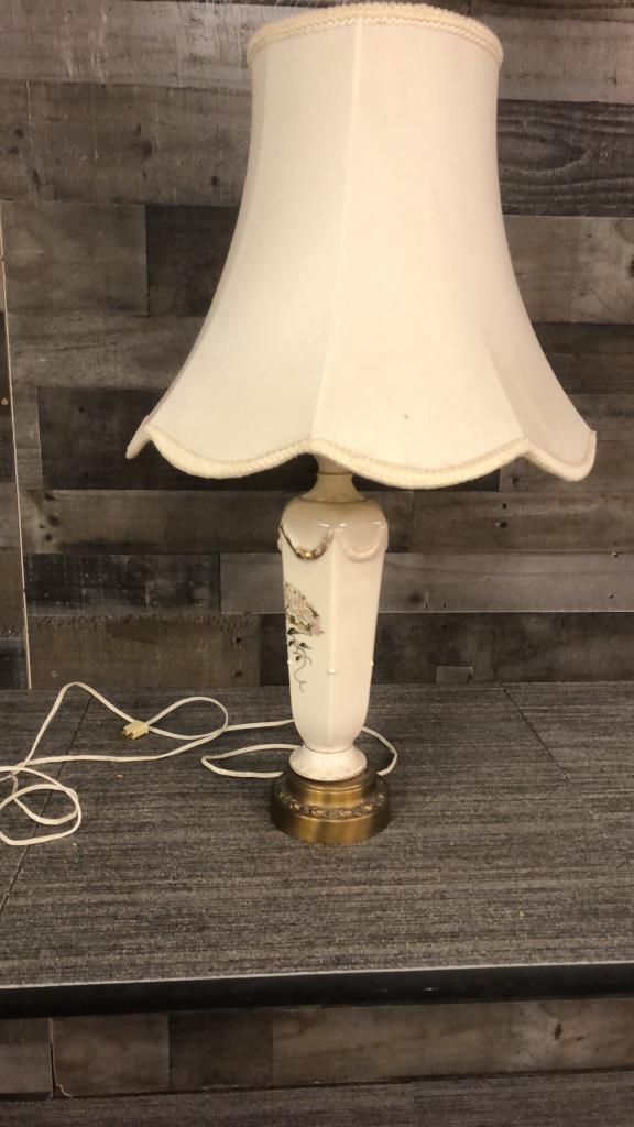 VINTAGE FRENCH VASE STYLE TABLE LAMP