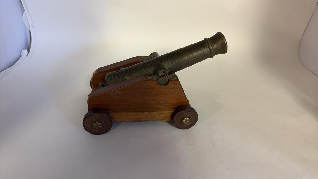 2) DESKTOP REPLICA CANNONS