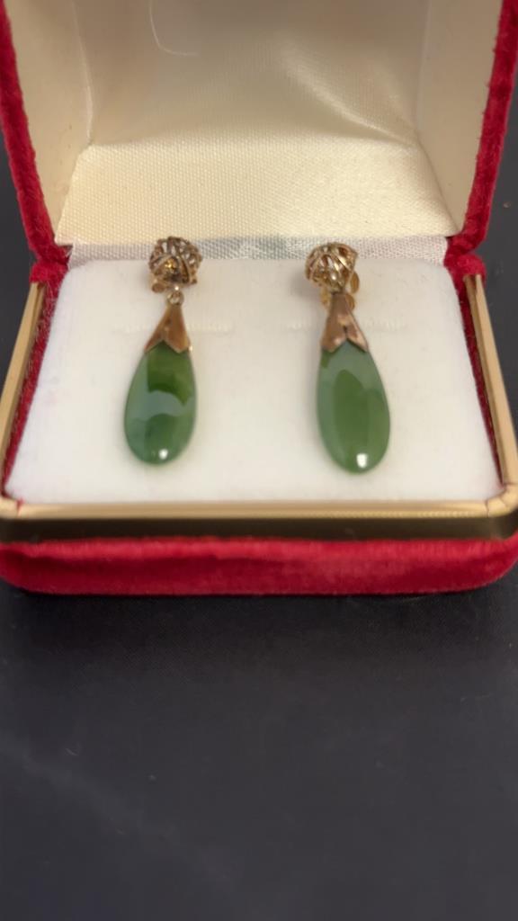 14KT YELLOW GOLD & JADE EARRINGS.