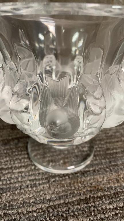 LALIQUE DAMPIERRE CRYSTAL SPARROW VASE