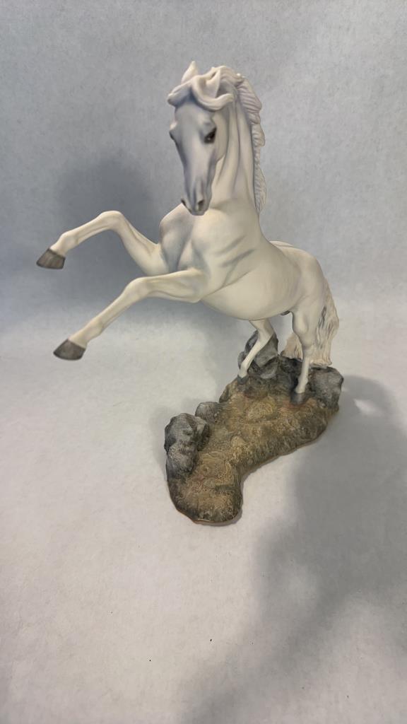 "SILVER" PORCELAIN HORSE BY PAMELA DU BOULAY