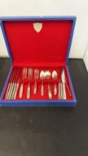 COMMUNITY PLATE FLATWARE IN ANTI-TARNISH CASE