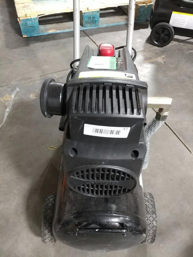 Husky Air Compressor 8 Gal, 135 PSI, 4.8 SCF @ 40 PSI and 3.7 SCFM @ 90 PSI