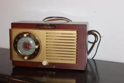 General Electric Model 521F Alarm Clock Radio