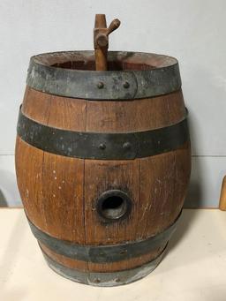 Fred Krug Br G Co OMAHA, NEB Beer Keg w/ Bug Spigot