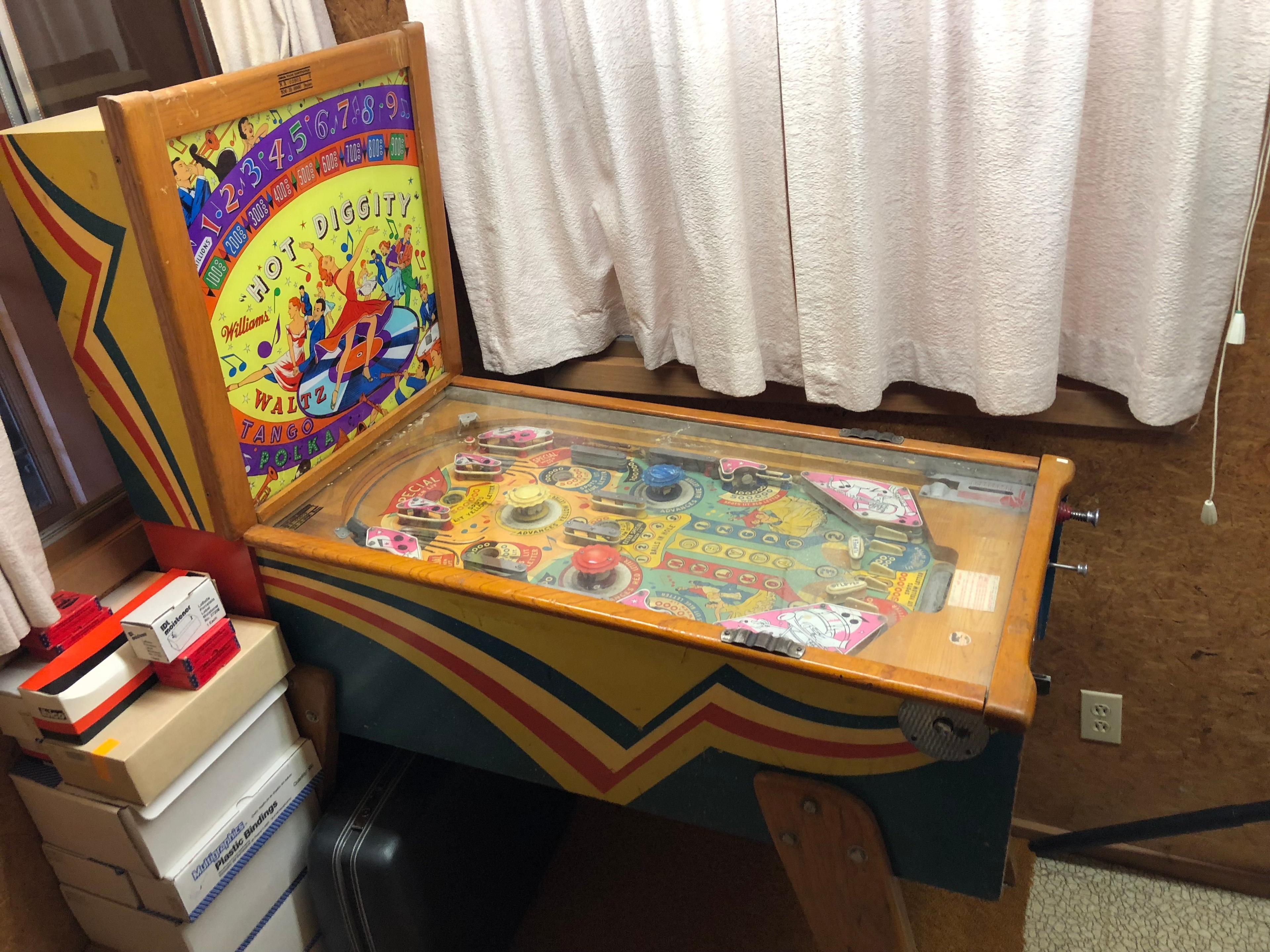 1956 Williams “Hot Diggity” Pinball Machine