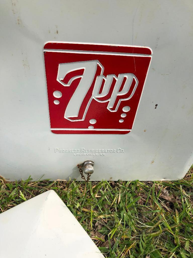 7-Up Soda Pop Picnic Cooler, Vintage