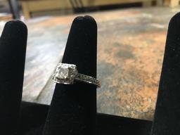 14k Gold Ring w/ Diamonds - 4.5 Grams