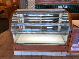 Curved Glass Refrigerated Showcase - Royal Friel Bernheim