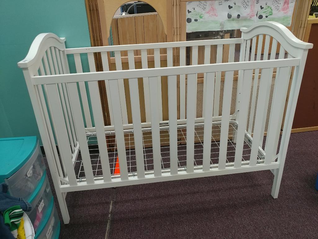 White Wooden Crib (No Mattress)