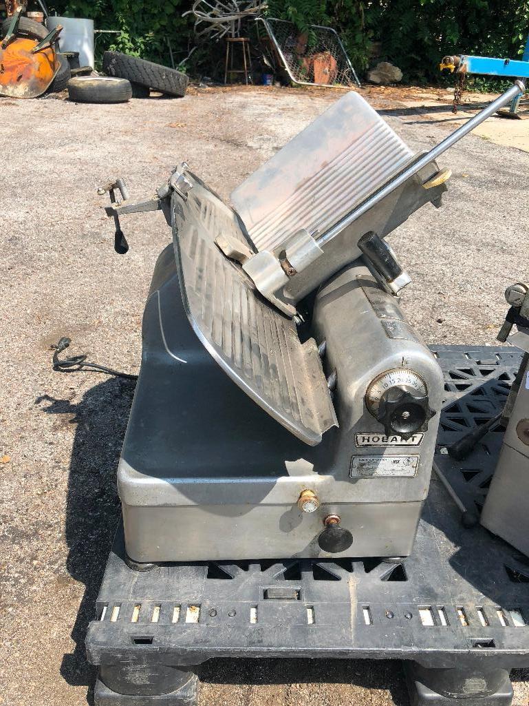 Hobart Model: 1712E Commercial Meat Slicer, SN: 561-040-651, 1ph, 1/2HP, 115v