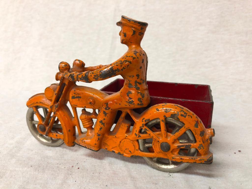 Cast Iron Twin Cycle Motorcycle with Side Box