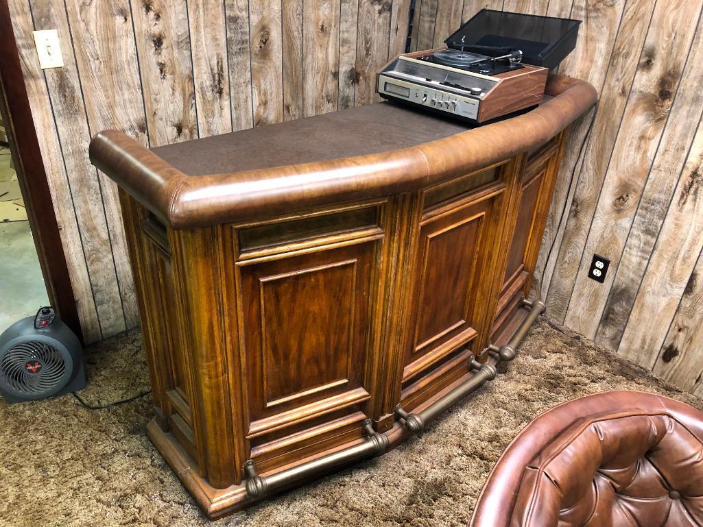 Retro Bar w/ Magmavox Stereo