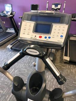 Nautilus E916 Elliptical Machine