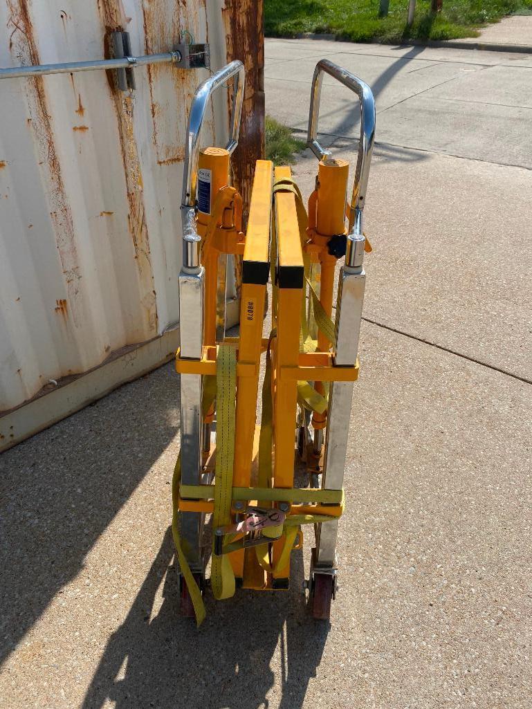 Global Manual Furniture Mover, Capacity 1800 kg, Lifting Height 250mm, 1 Ton Hyd. Jack, Pair