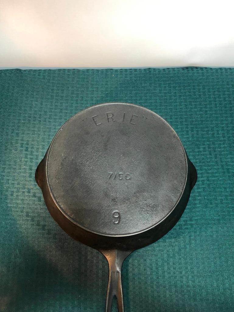 Early Erie Model 710 C No. 9 Cast Iron Skillet 7/CC w/ Heat Ring, Late 19th Century